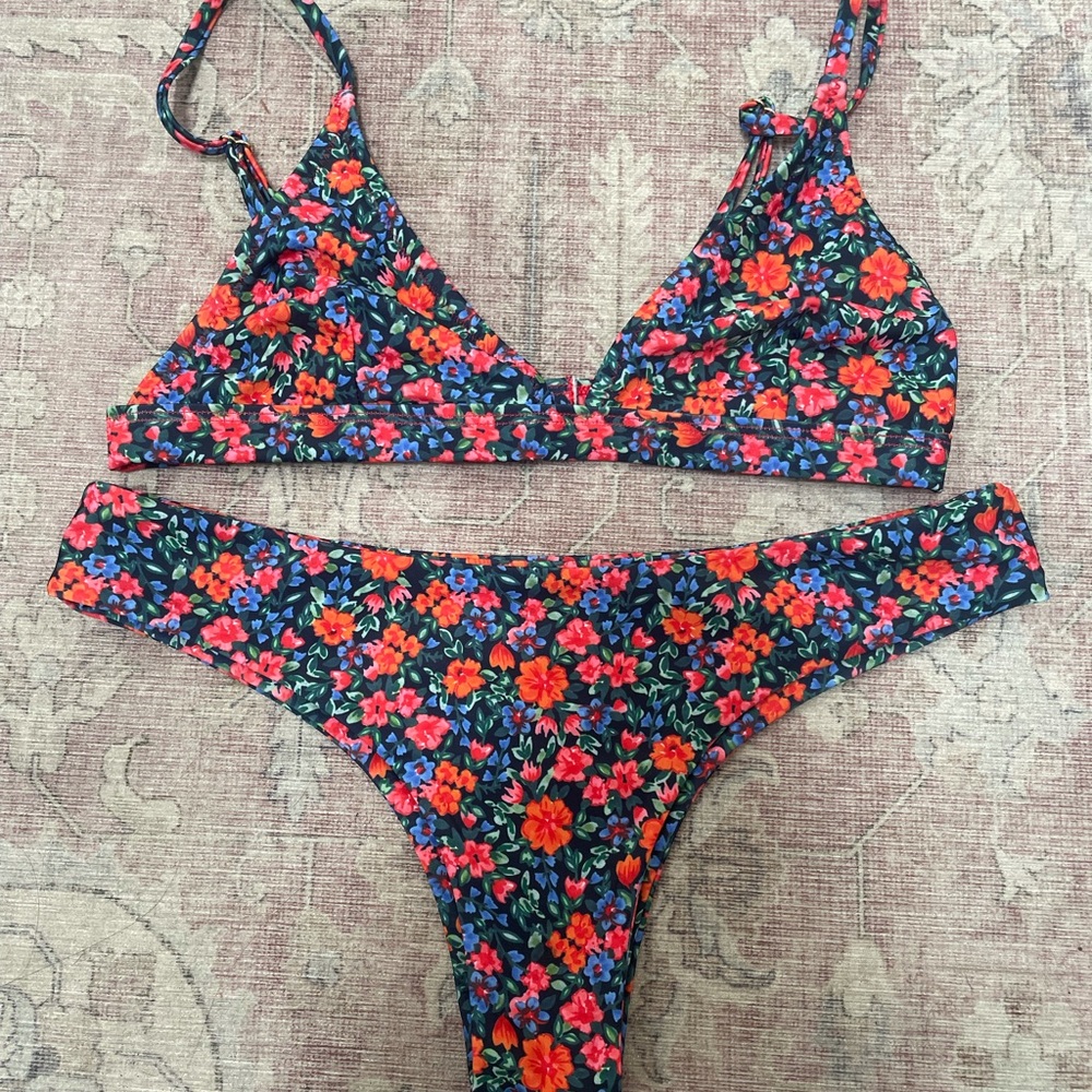 Kulani Kinis set